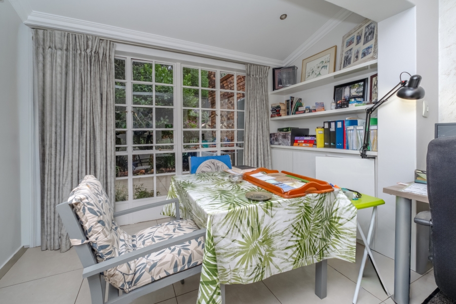 1 Bedroom Property for Sale in Bryanston Gauteng