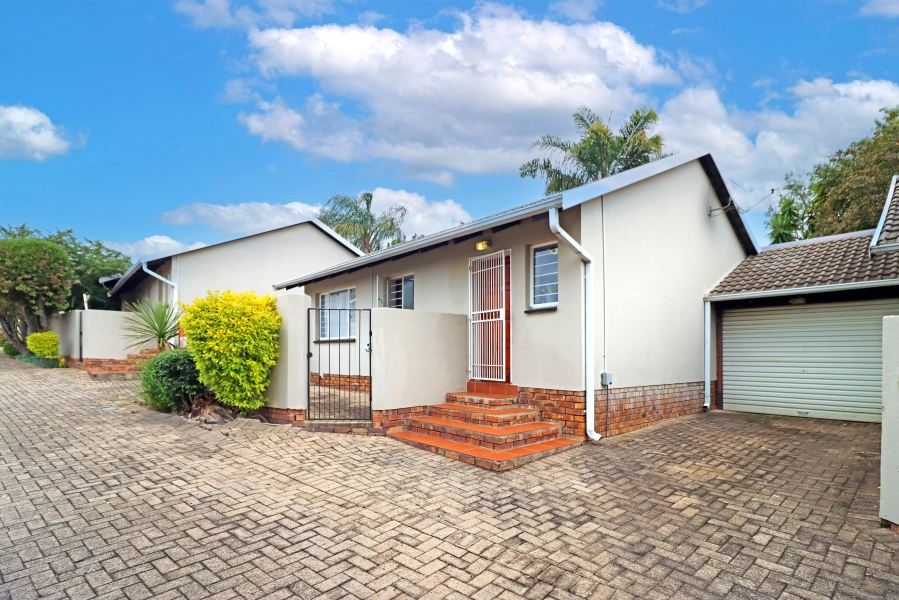 2 Bedroom Property for Sale in Sonneglans Gauteng