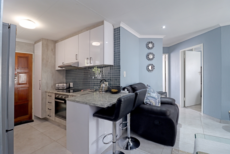 2 Bedroom Property for Sale in Sonneglans Gauteng