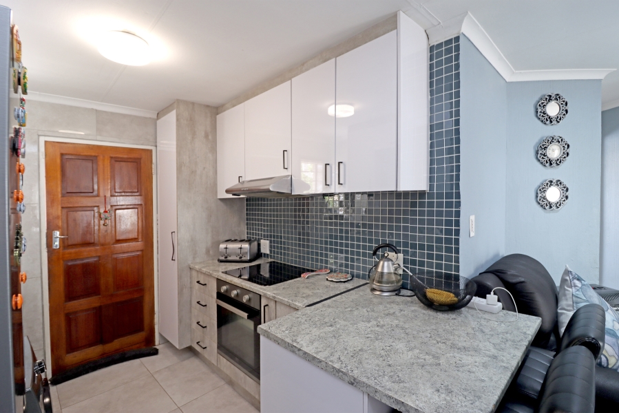 2 Bedroom Property for Sale in Sonneglans Gauteng