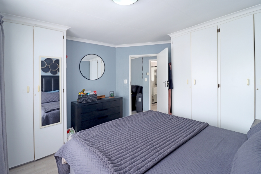 2 Bedroom Property for Sale in Sonneglans Gauteng