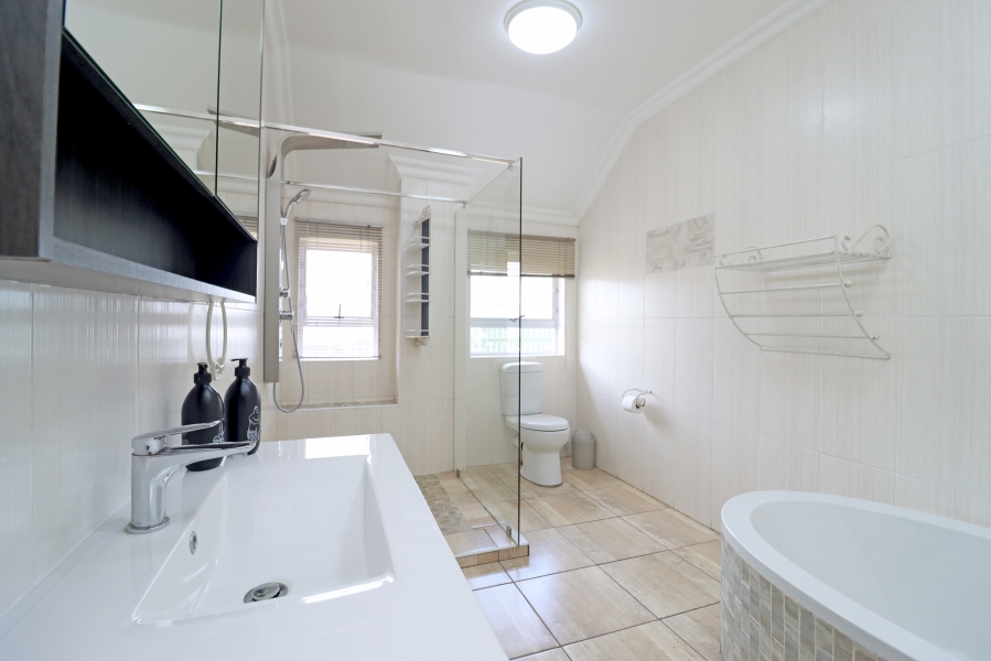 4 Bedroom Property for Sale in Northcliff Gauteng