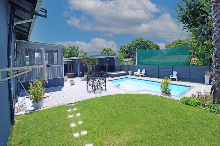 3 Bedroom Property for Sale in Lakeside Gauteng