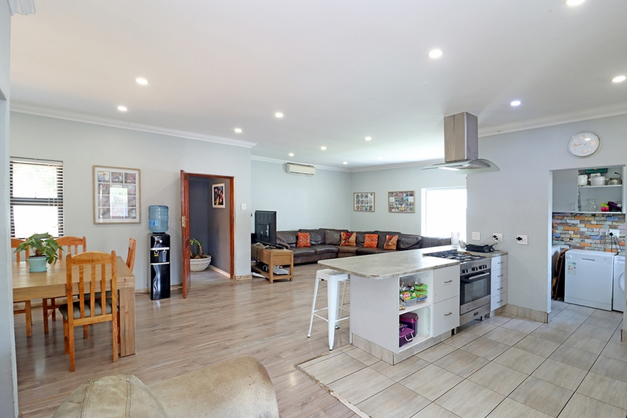 3 Bedroom Property for Sale in Lakeside Gauteng