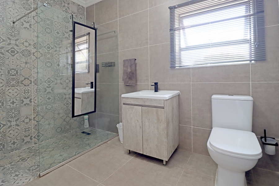 3 Bedroom Property for Sale in Lakeside Gauteng