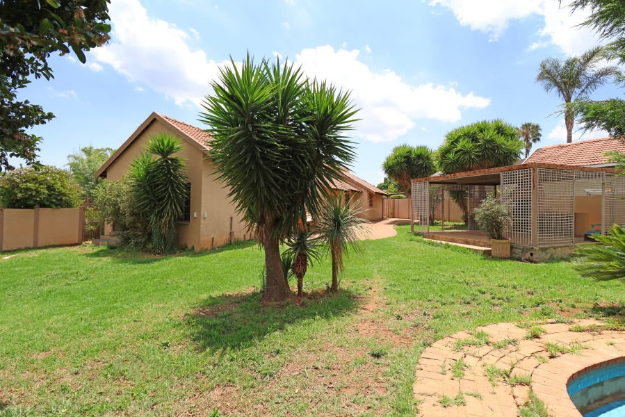 3 Bedroom Property for Sale in Allens Nek Gauteng
