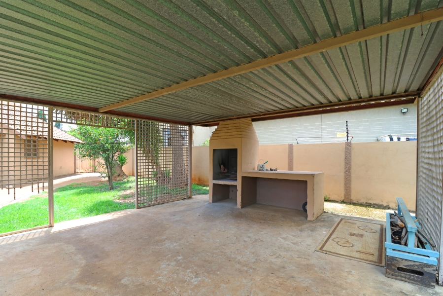 3 Bedroom Property for Sale in Allens Nek Gauteng
