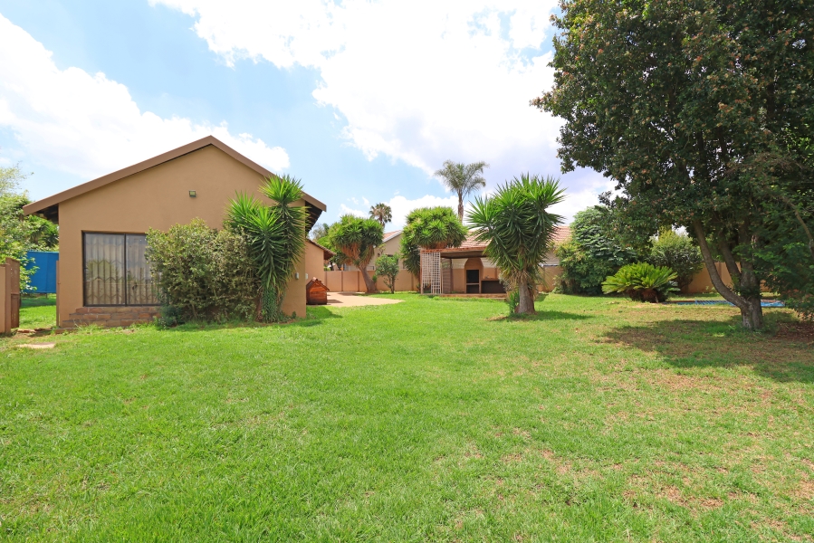 3 Bedroom Property for Sale in Allens Nek Gauteng