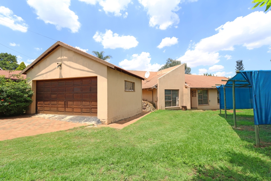3 Bedroom Property for Sale in Allens Nek Gauteng