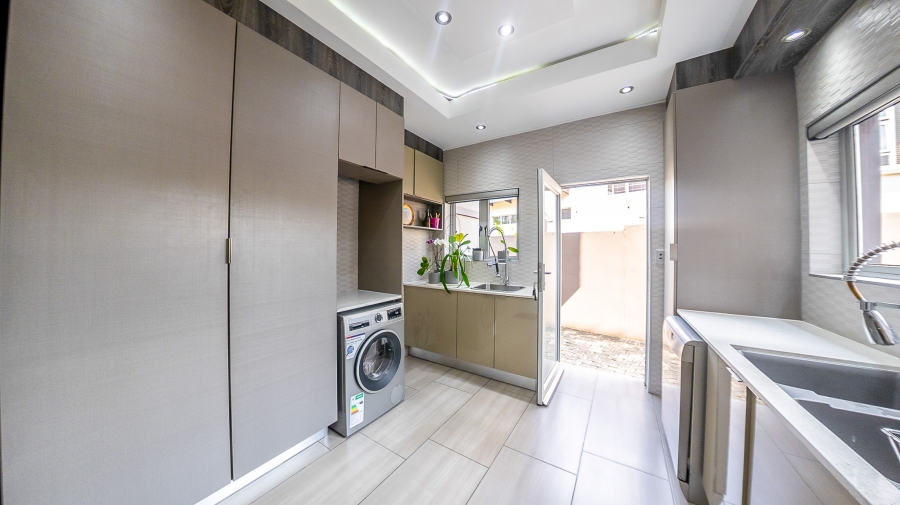 4 Bedroom Property for Sale in Midstream Estate Gauteng