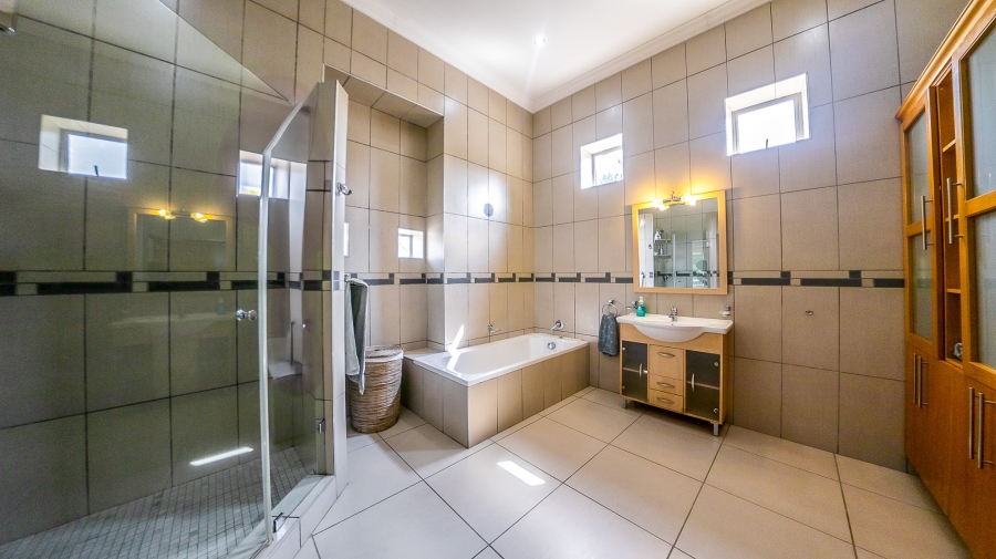 4 Bedroom Property for Sale in Midstream Estate Gauteng