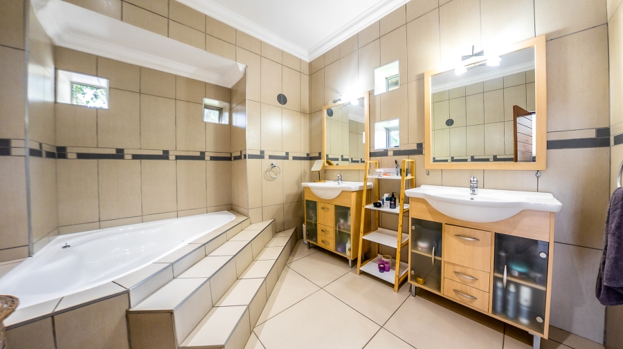 4 Bedroom Property for Sale in Midstream Estate Gauteng