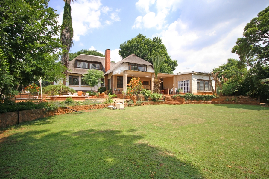 5 Bedroom Property for Sale in Waverley Gauteng