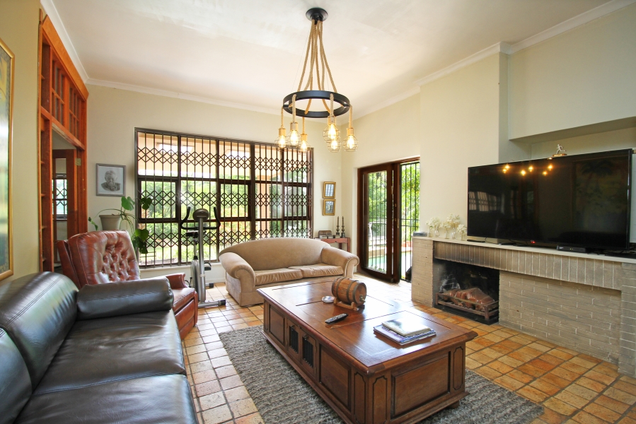 5 Bedroom Property for Sale in Waverley Gauteng