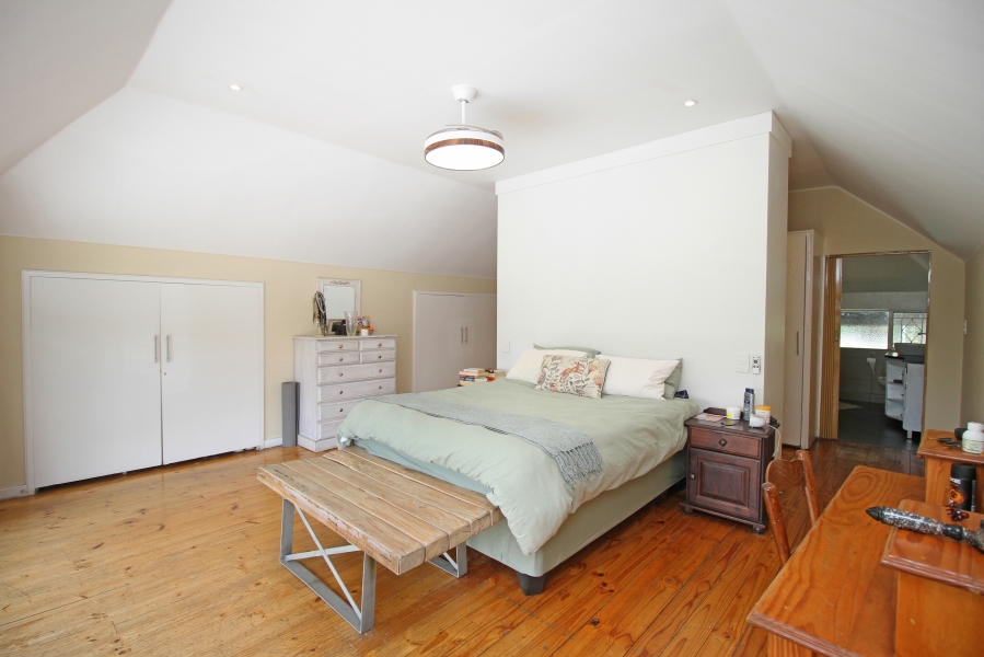 5 Bedroom Property for Sale in Waverley Gauteng