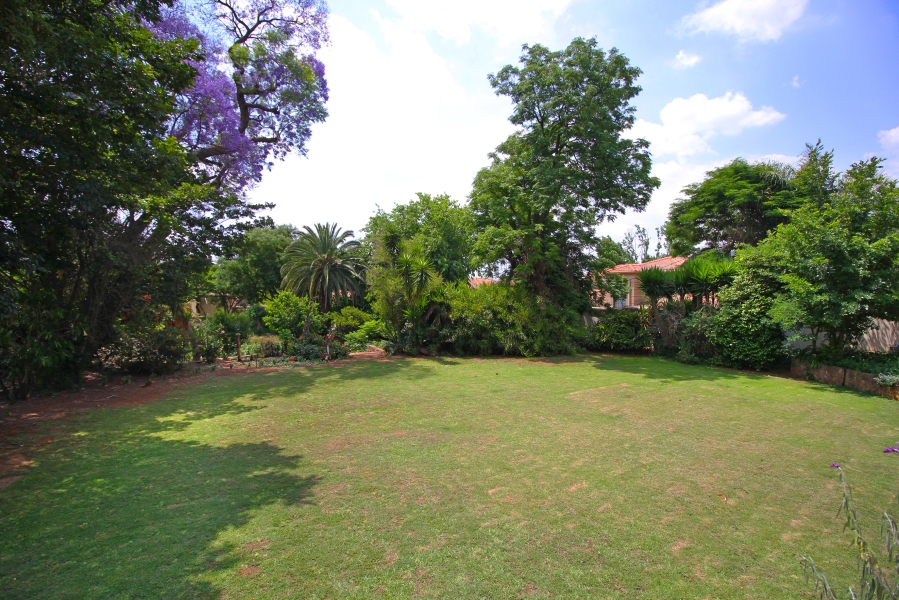 5 Bedroom Property for Sale in Waverley Gauteng