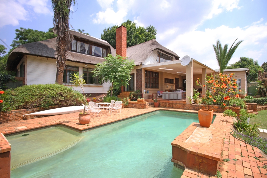 5 Bedroom Property for Sale in Waverley Gauteng
