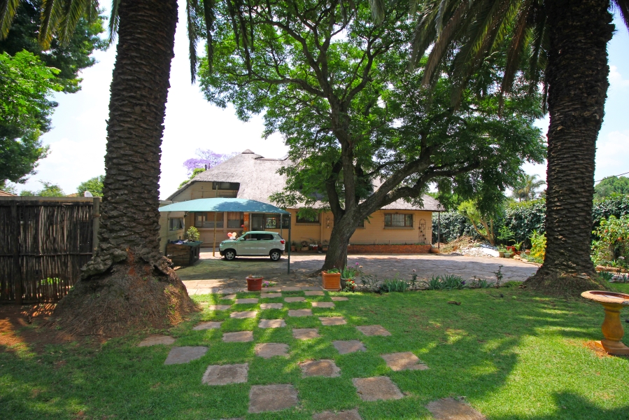 5 Bedroom Property for Sale in Waverley Gauteng