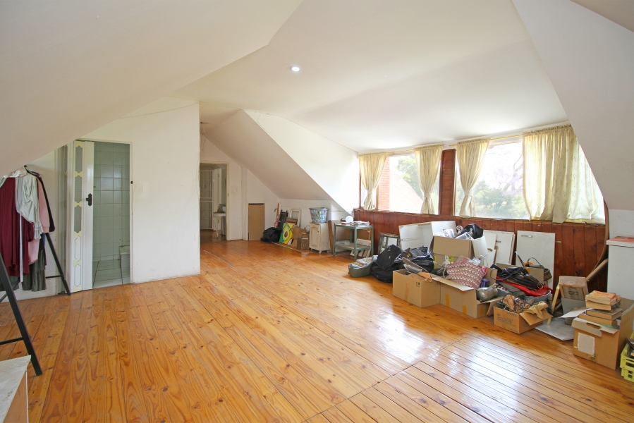 5 Bedroom Property for Sale in Waverley Gauteng