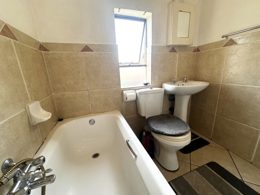 3 Bedroom Property for Sale in Illiondale Gauteng