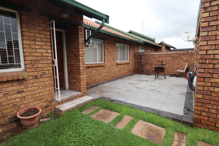To Let 3 Bedroom Property for Rent in Terenure Gauteng
