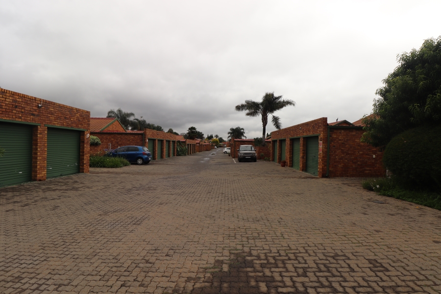 To Let 3 Bedroom Property for Rent in Terenure Gauteng