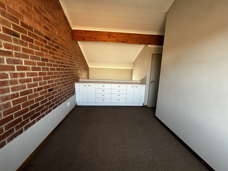 To Let 1 Bedroom Property for Rent in Houghton Estate Gauteng