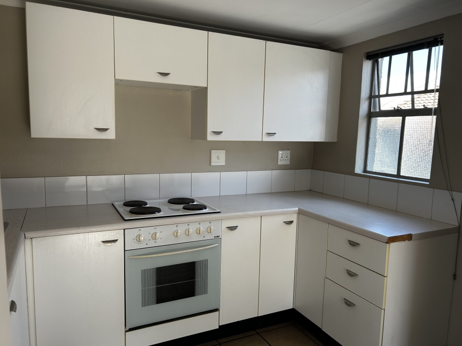 To Let 1 Bedroom Property for Rent in Houghton Estate Gauteng