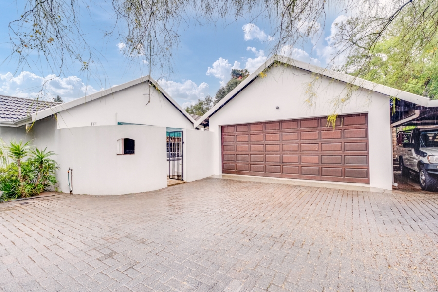 4 Bedroom Property for Sale in Sunninghill Gauteng