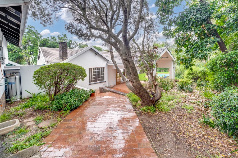 4 Bedroom Property for Sale in Sunninghill Gauteng