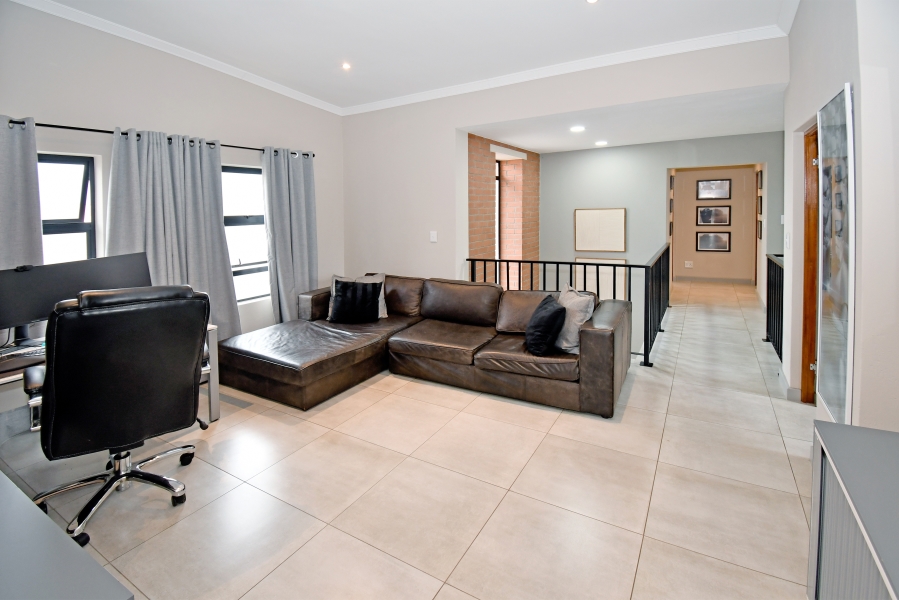 3 Bedroom Property for Sale in Fairland Gauteng