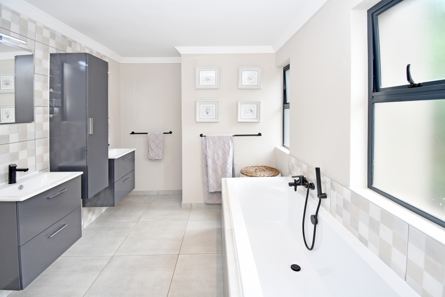 3 Bedroom Property for Sale in Fairland Gauteng