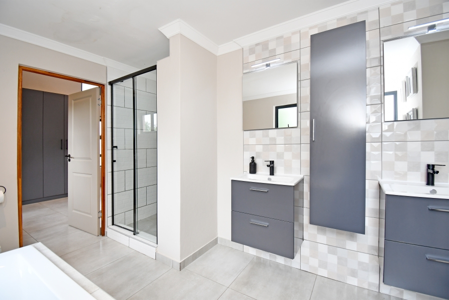 3 Bedroom Property for Sale in Fairland Gauteng