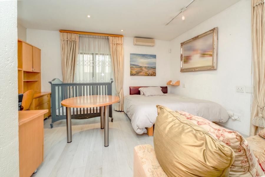 5 Bedroom Property for Sale in Morningside Gauteng