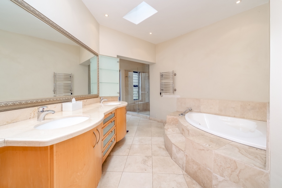 5 Bedroom Property for Sale in Morningside Gauteng