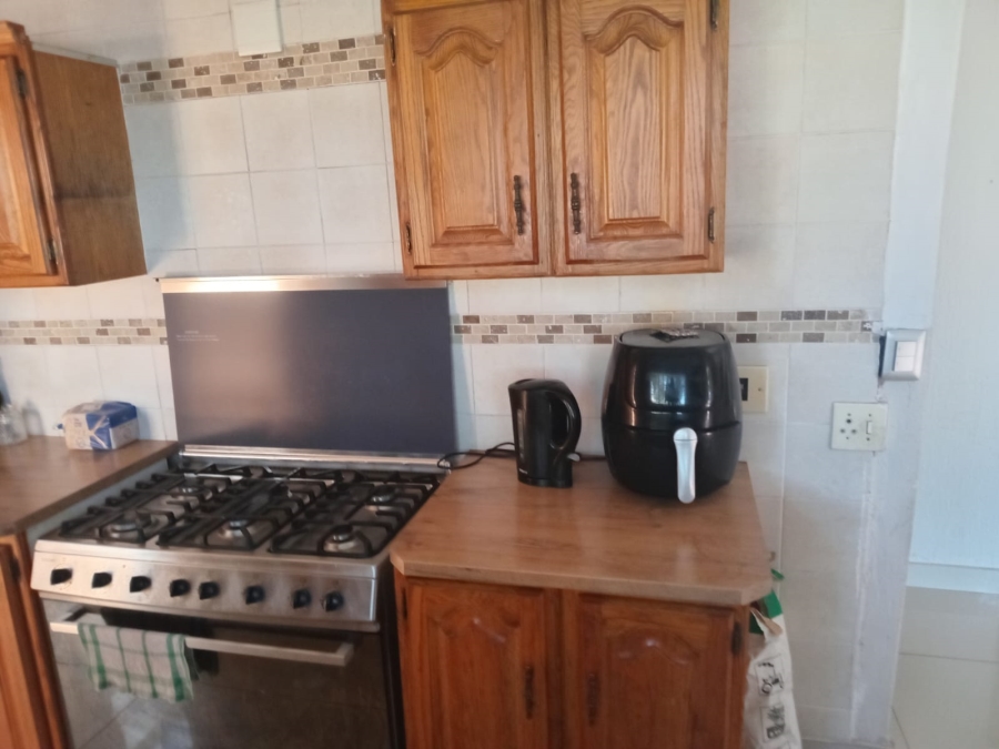 To Let 4 Bedroom Property for Rent in Van Riebeeck Park Gauteng