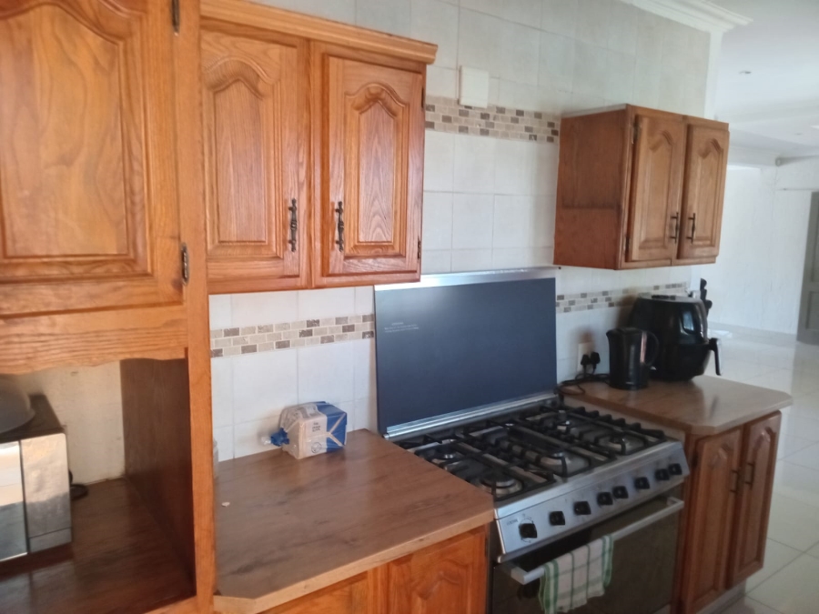 To Let 4 Bedroom Property for Rent in Van Riebeeck Park Gauteng