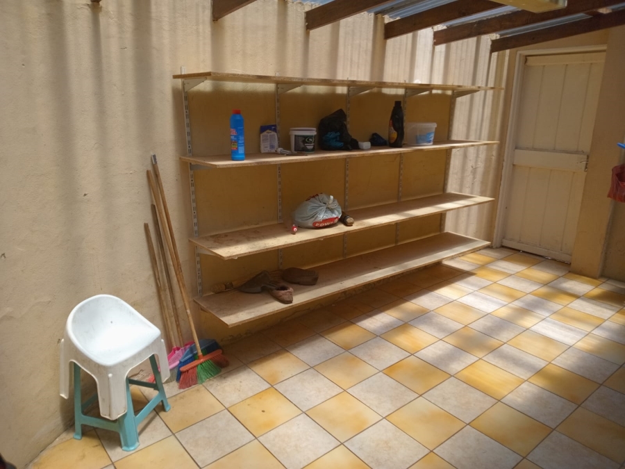 To Let 4 Bedroom Property for Rent in Van Riebeeck Park Gauteng