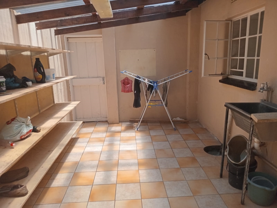 To Let 4 Bedroom Property for Rent in Van Riebeeck Park Gauteng