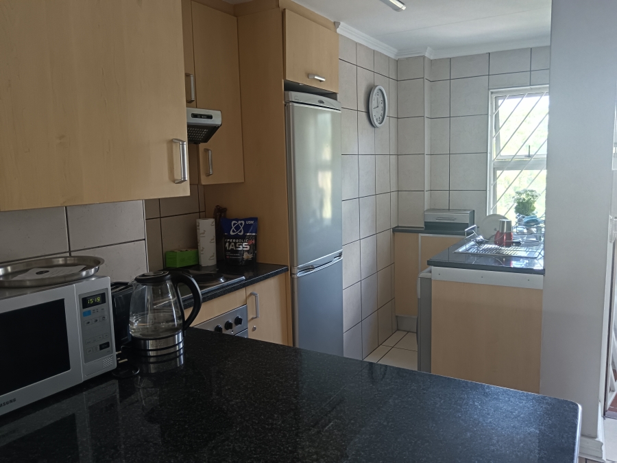 To Let 2 Bedroom Property for Rent in Sandown Gauteng