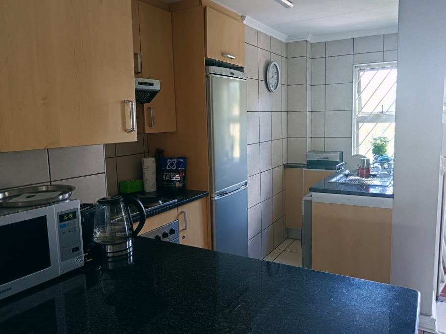 To Let 2 Bedroom Property for Rent in Sandown Gauteng