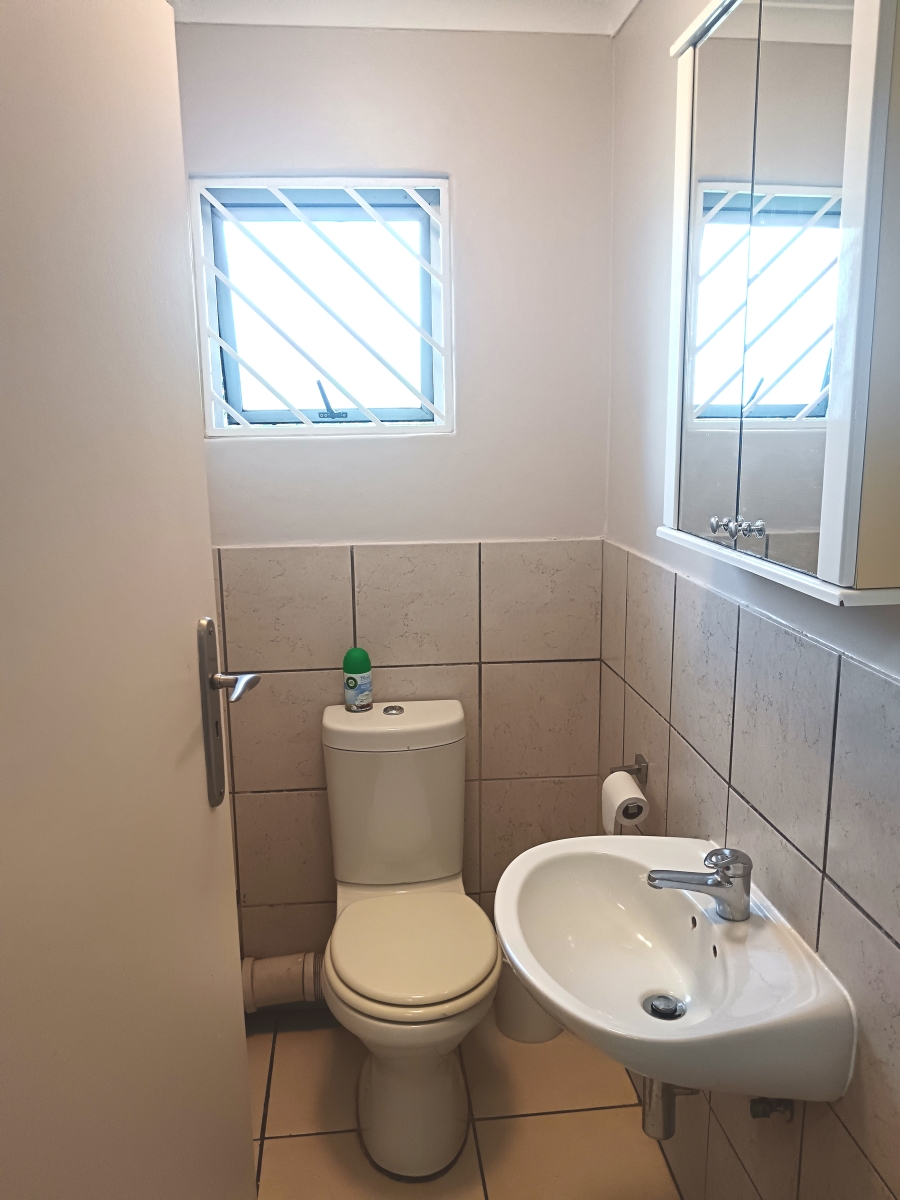 To Let 2 Bedroom Property for Rent in Sandown Gauteng
