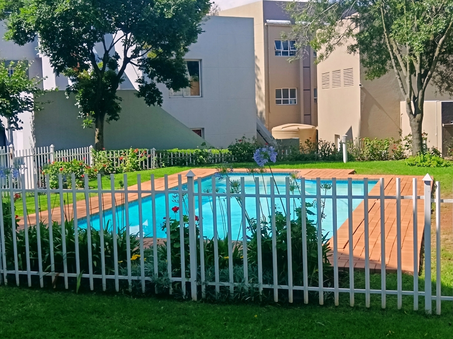 To Let 2 Bedroom Property for Rent in Sandown Gauteng
