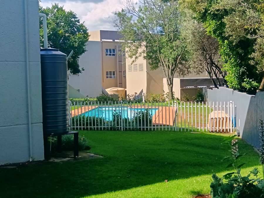 To Let 2 Bedroom Property for Rent in Sandown Gauteng