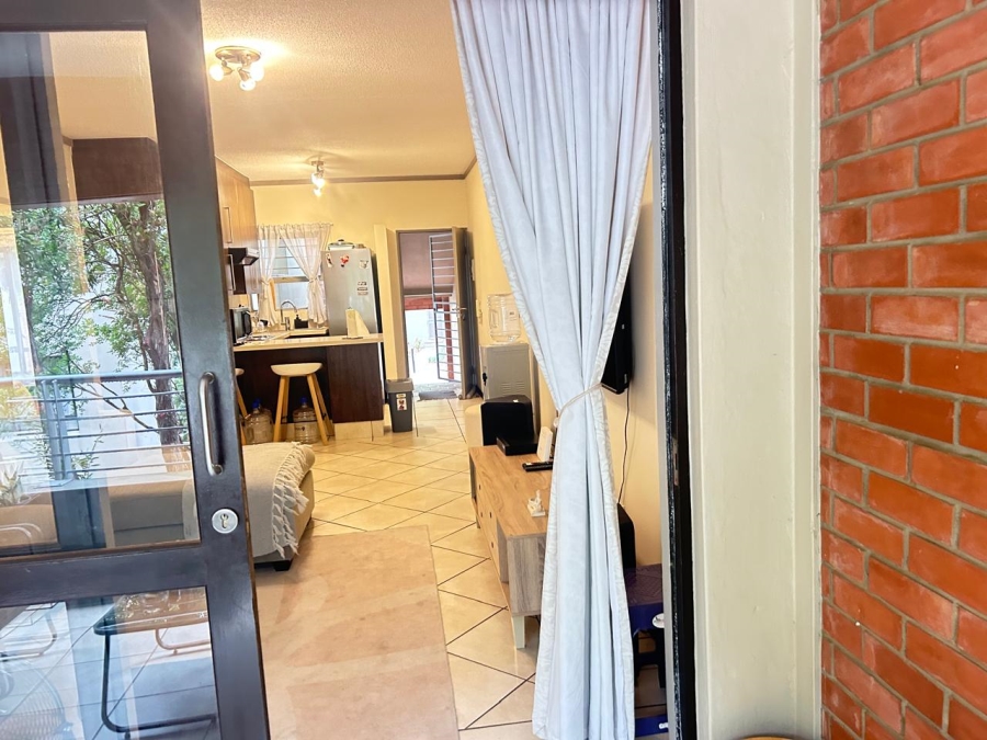 To Let 2 Bedroom Property for Rent in Bryanston Gauteng