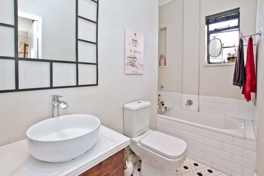 2 Bedroom Property for Sale in Parktown North Gauteng