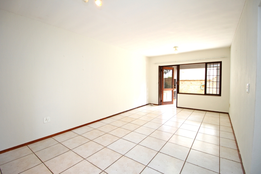 2 Bedroom Property for Sale in Fairland Gauteng