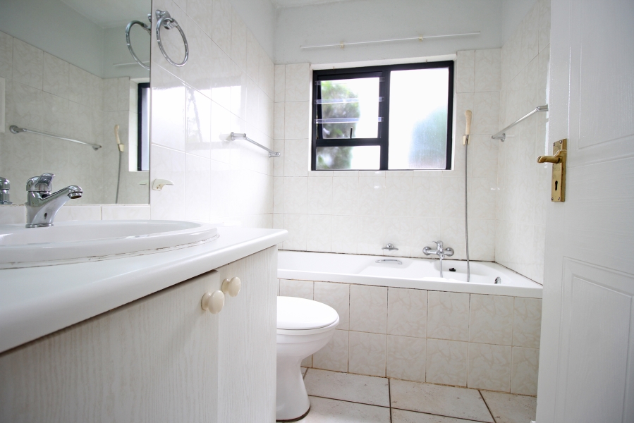 2 Bedroom Property for Sale in Fairland Gauteng