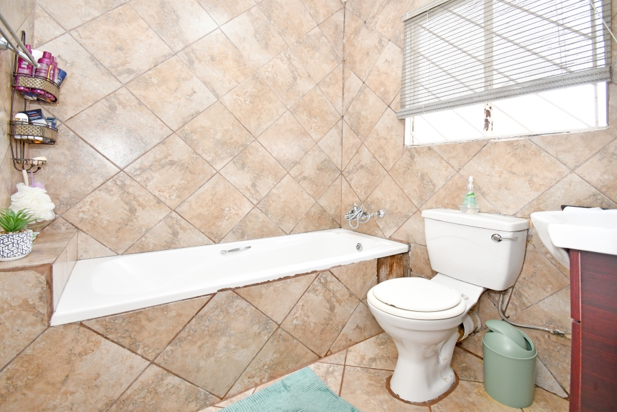 2 Bedroom Property for Sale in Bramley View Gauteng