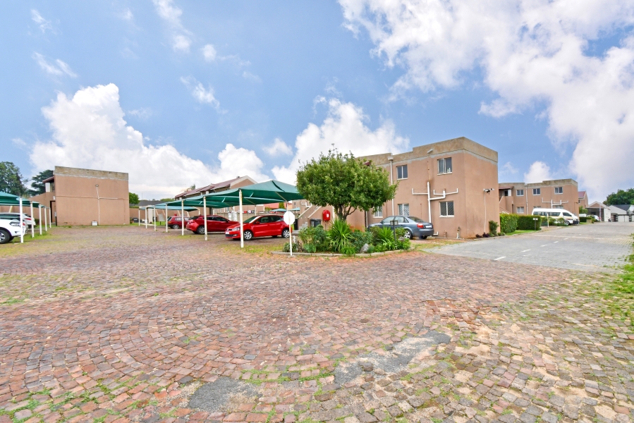 2 Bedroom Property for Sale in Bramley View Gauteng